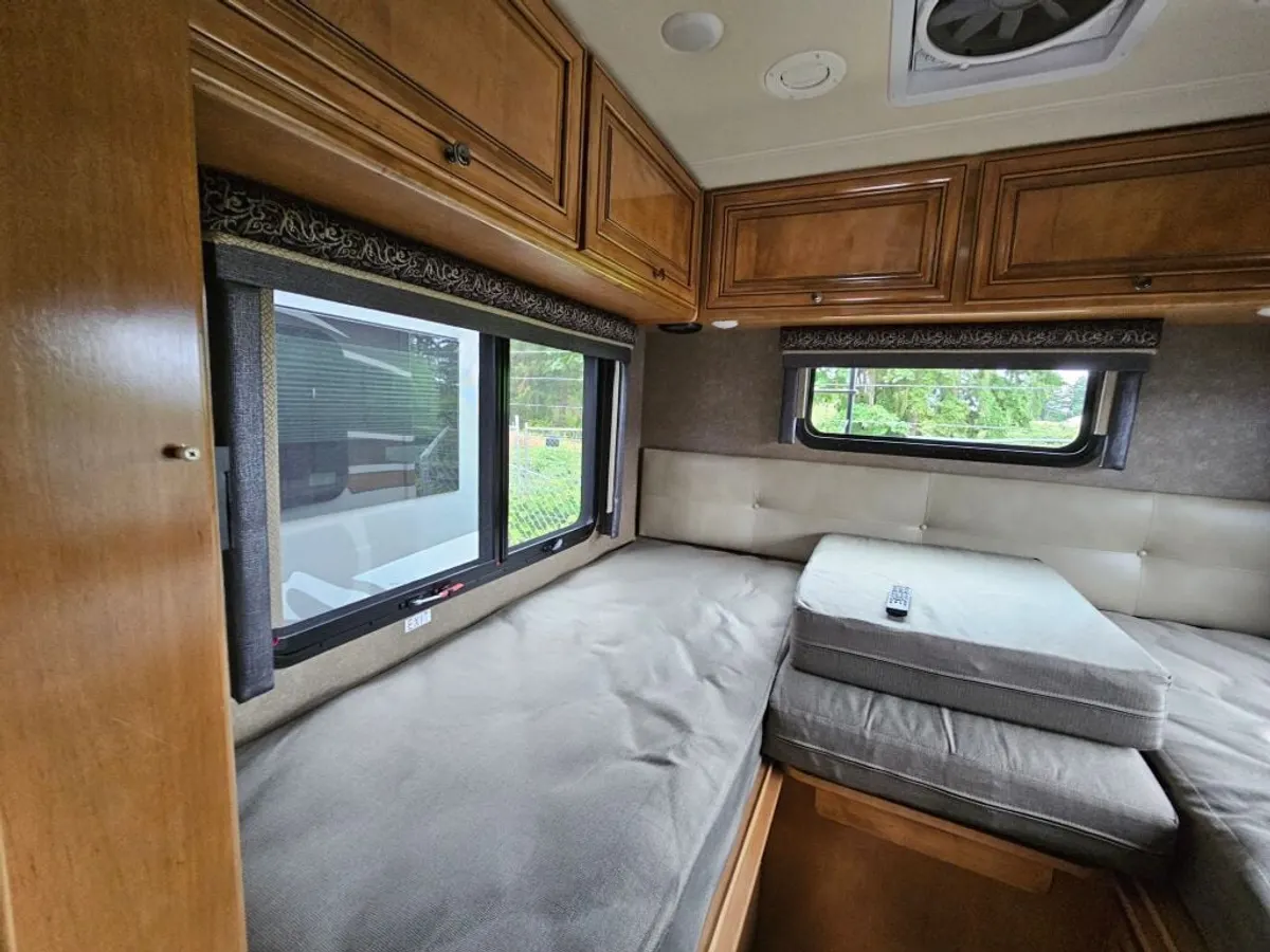 2016 Thor Motor Coach Synergy, photo 24 of 24