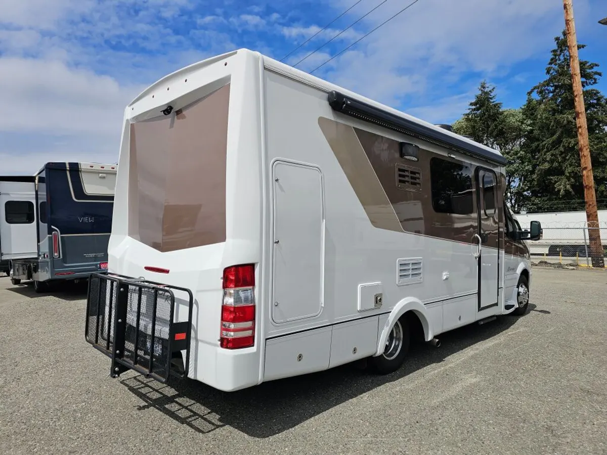 2019 Regency RV Ultra Brougham, photo 3 of 24