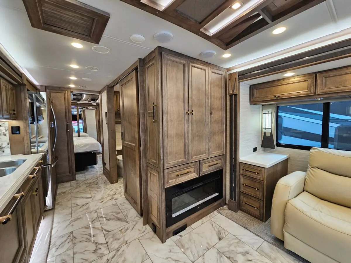 2026 Tiffin Motorhomes Allegro Bus, photo 13 of 24