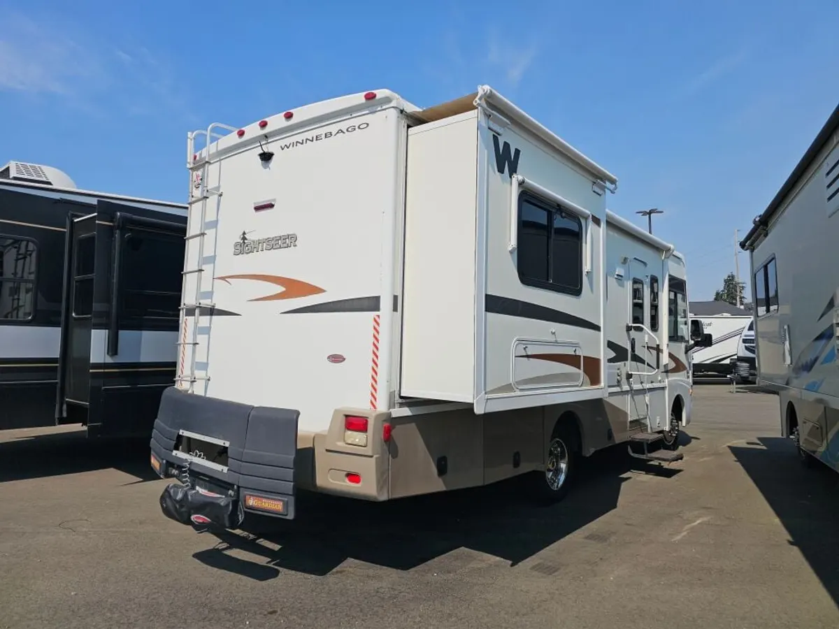 2008 Winnebago Sightseer, photo 6 of 24