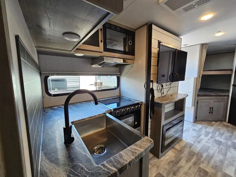 2022 Dutchmen Kodiak Ultra-Lite, photo 11 of 24
