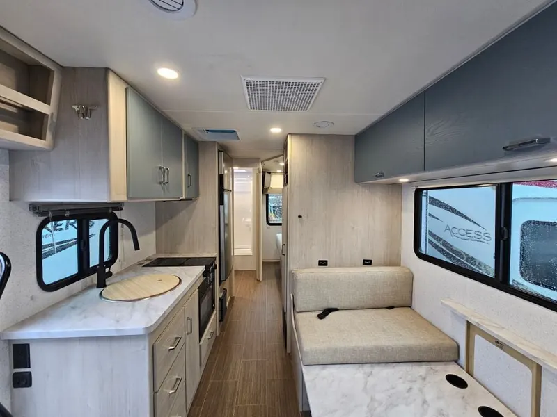 2027 Winnebago Sunflyer, photo 8 of 24