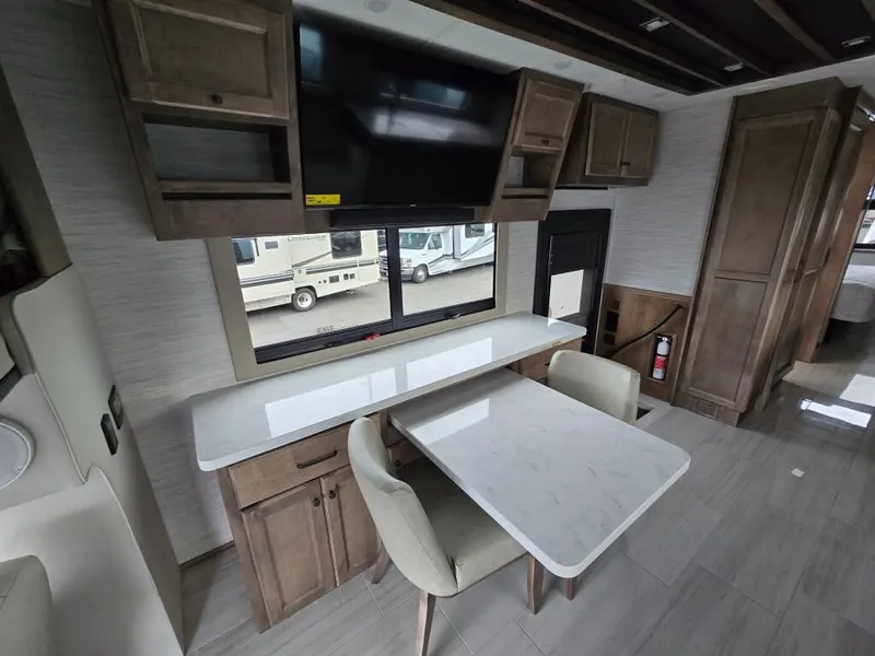 2027 Tiffin Motorhomes Allegro Bay, photo 13 of 24