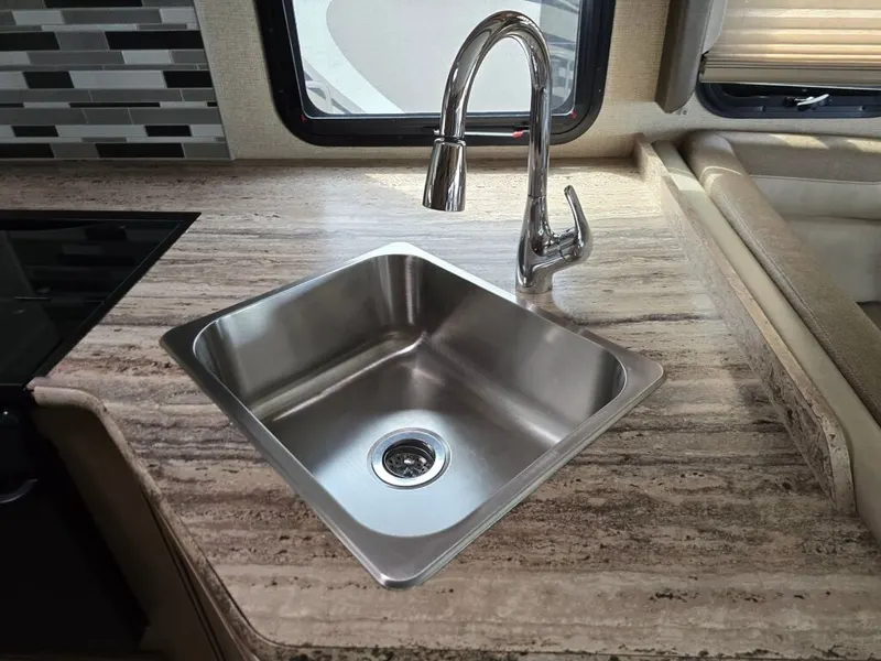 2019 Thor Motor Coach Ace, photo 21 of 24