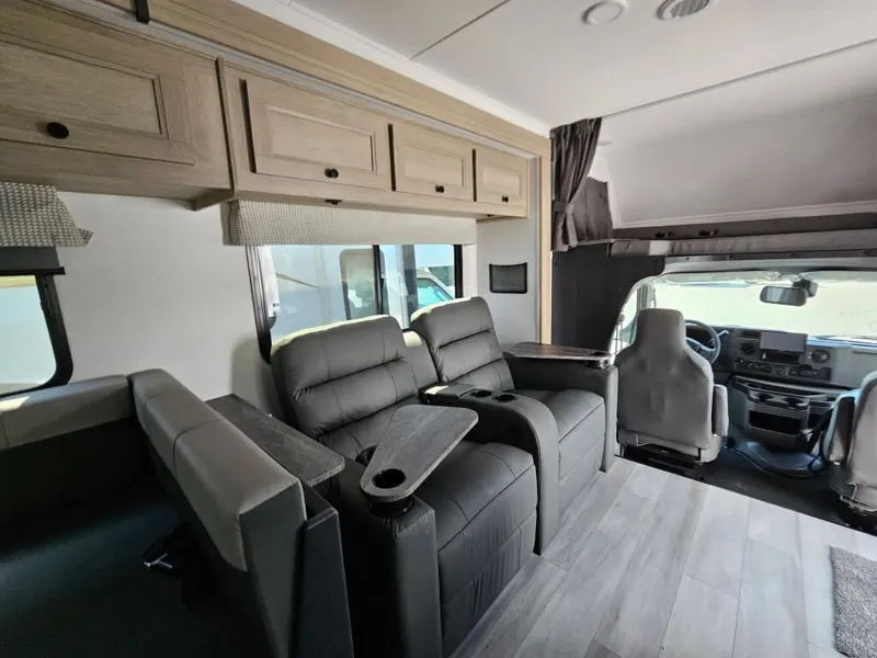2027 Forest River Sunseeker, photo 17 of 24