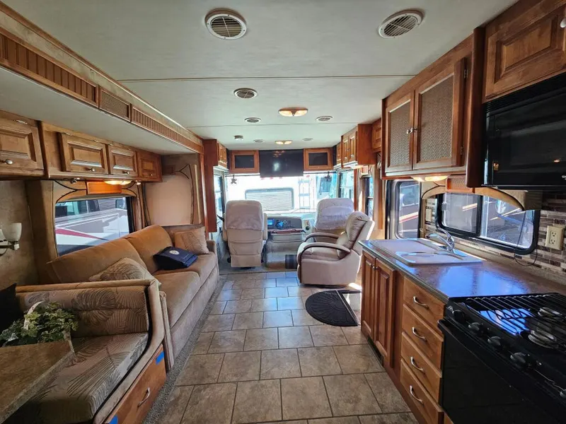 2011 Tiffin Motorhomes Allegro, photo 13 of 24