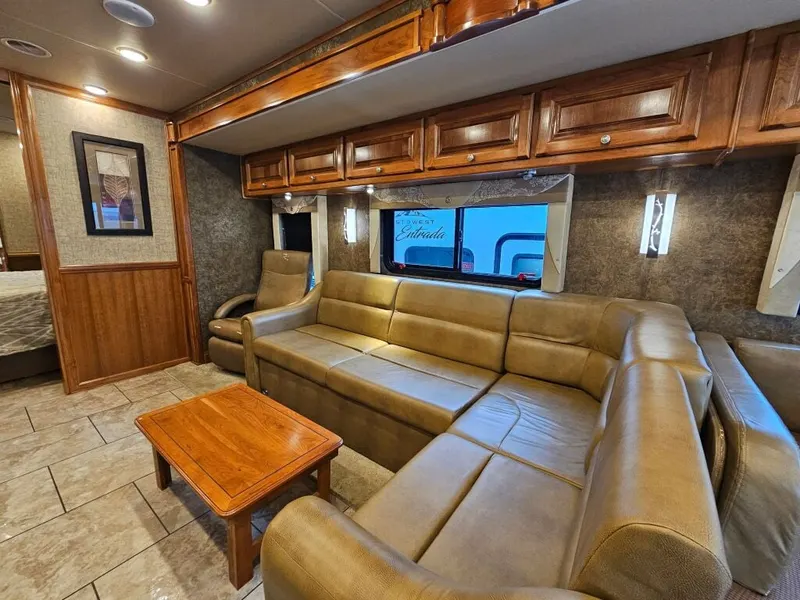 2015 Tiffin Motorhomes Allegro, photo 16 of 24