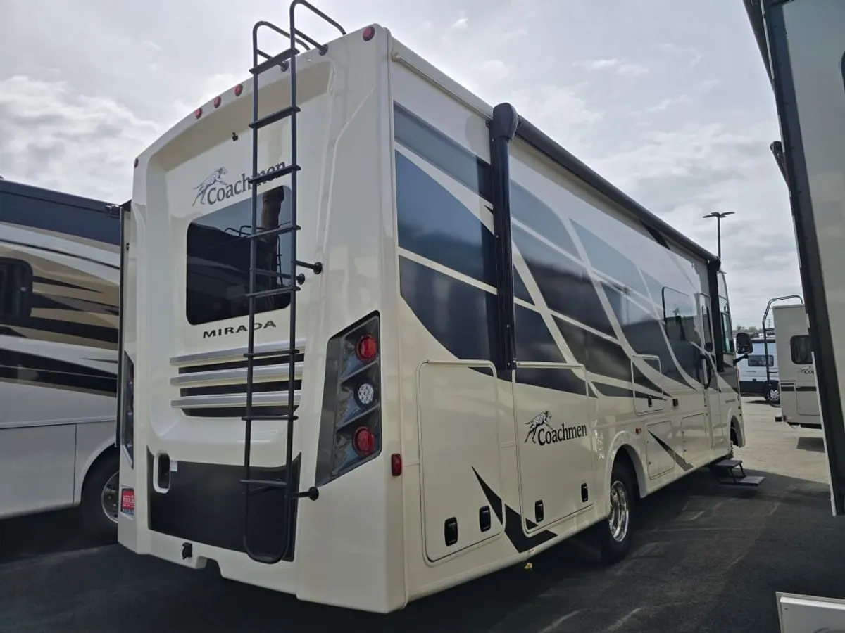 2023 Coachmen Mirada, photo 6 of 24