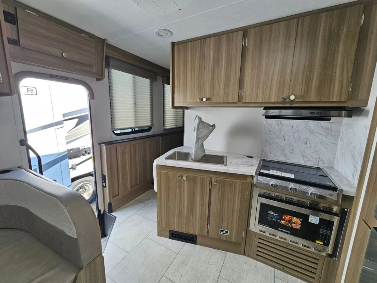2027 Coachmen Freelander, photo 8 of 24