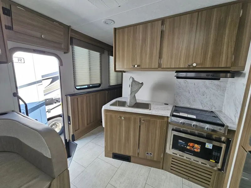 2027 Coachmen Freelander, photo 8 of 24