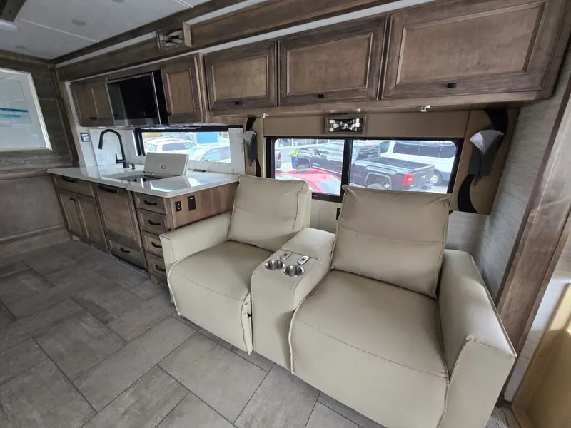 2026 Tiffin Motorhomes Phaeton, photo 7 of 20