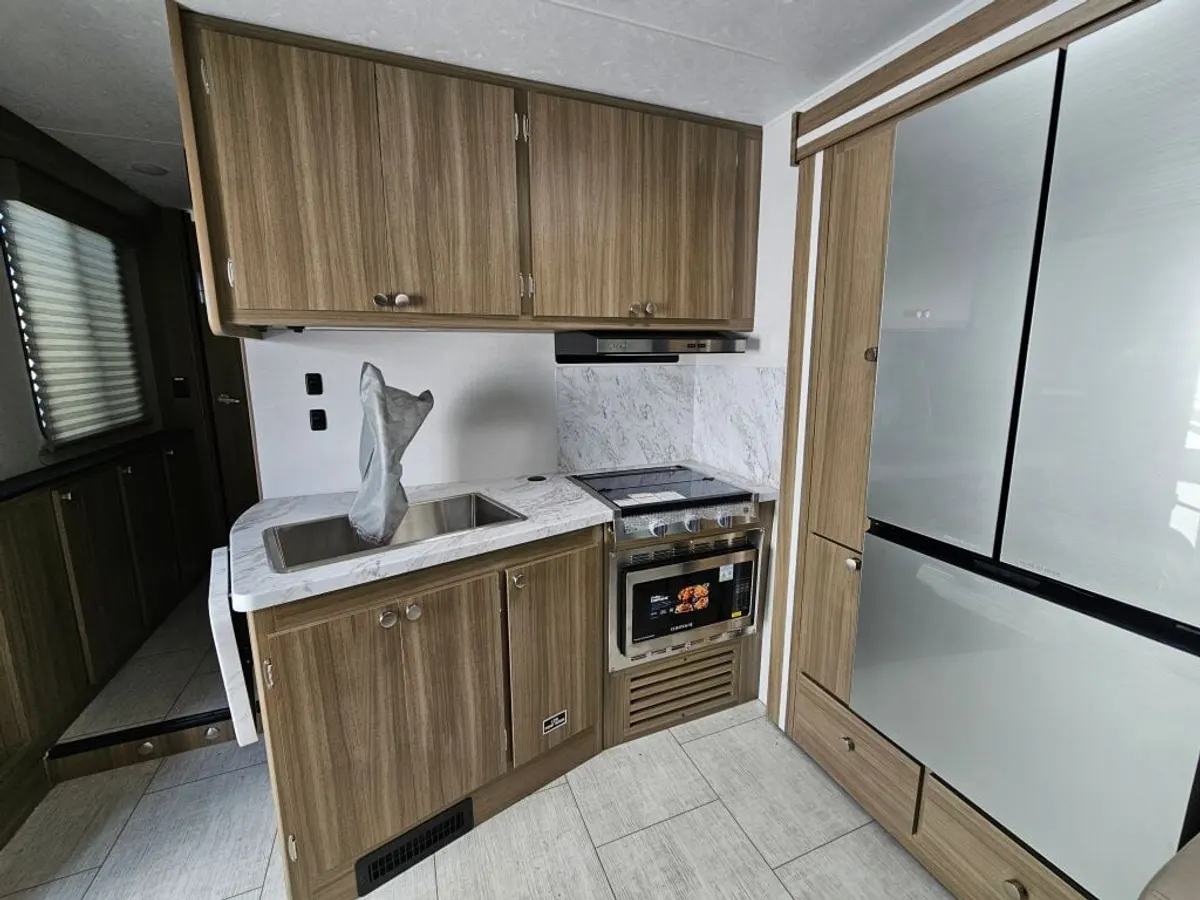 2027 Coachmen Freelander, photo 17 of 24