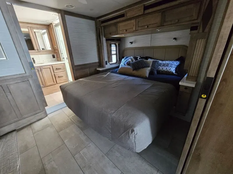 2026 Tiffin Motorhomes Allegro Red, photo 19 of 24