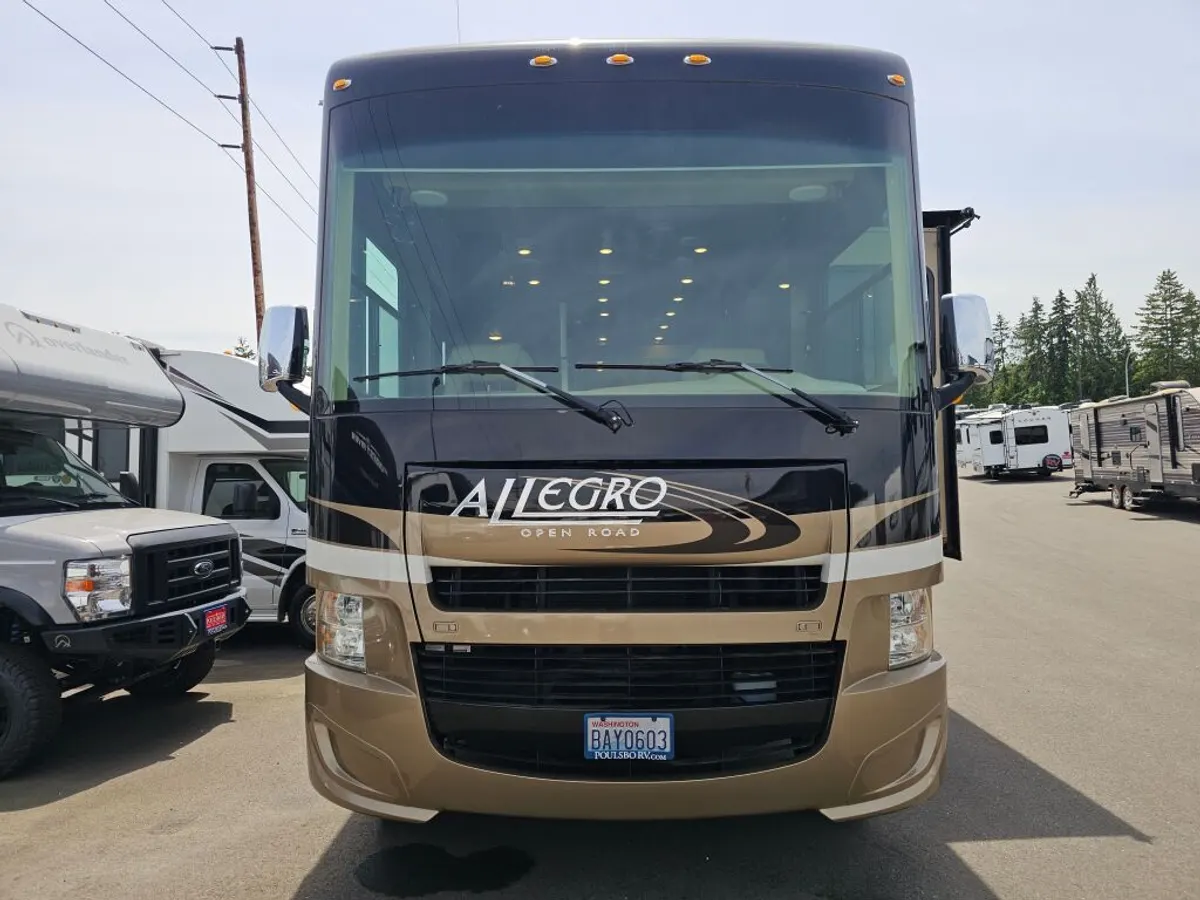 2016 Tiffin Motorhomes Allegro, photo 2 of 24