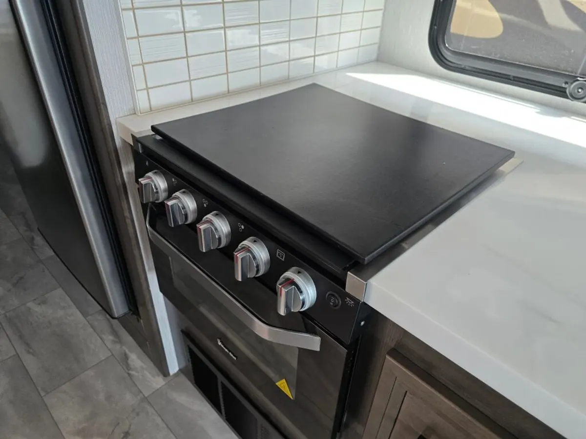 2023 Coachmen Mirada, photo 17 of 24