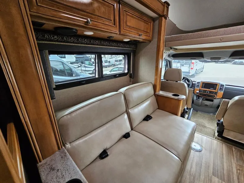2016 Thor Motor Coach Synergy, photo 14 of 24