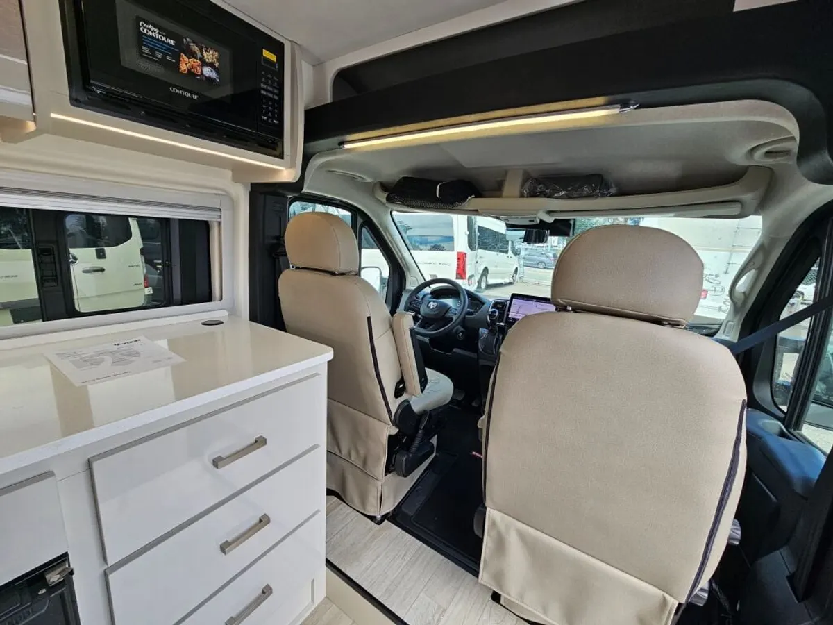 2027 Thor Motor Coach Sequence, photo 19 of 24