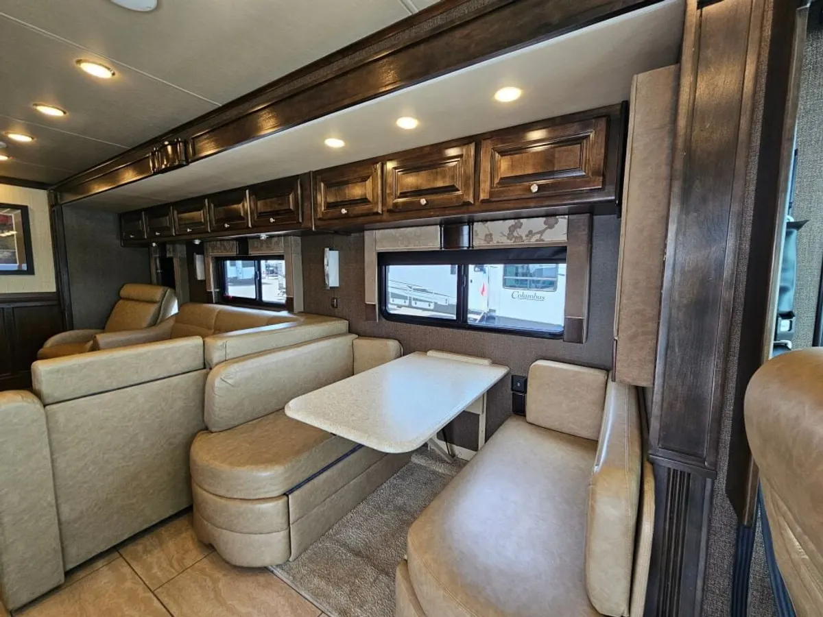 2016 Tiffin Motorhomes Allegro, photo 11 of 24