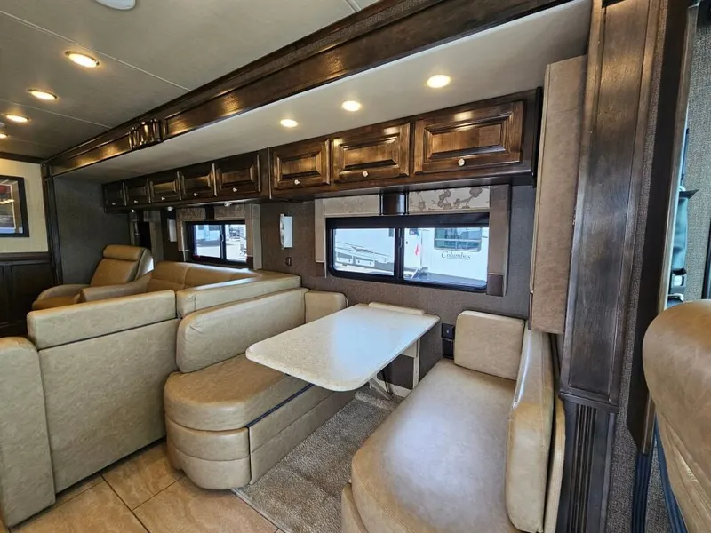 2016 Tiffin Motorhomes Allegro, photo 11 of 24