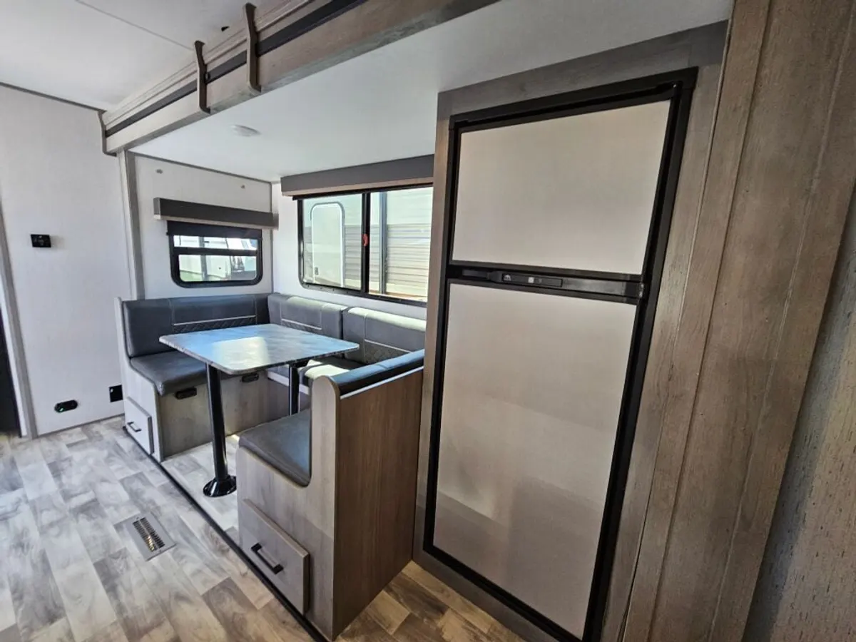 2022 Dutchmen Kodiak Ultra-Lite, photo 12 of 24
