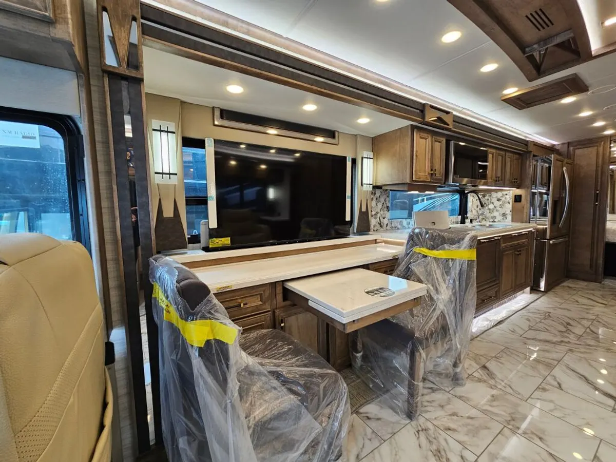 2026 Tiffin Motorhomes Allegro Bus, photo 10 of 24
