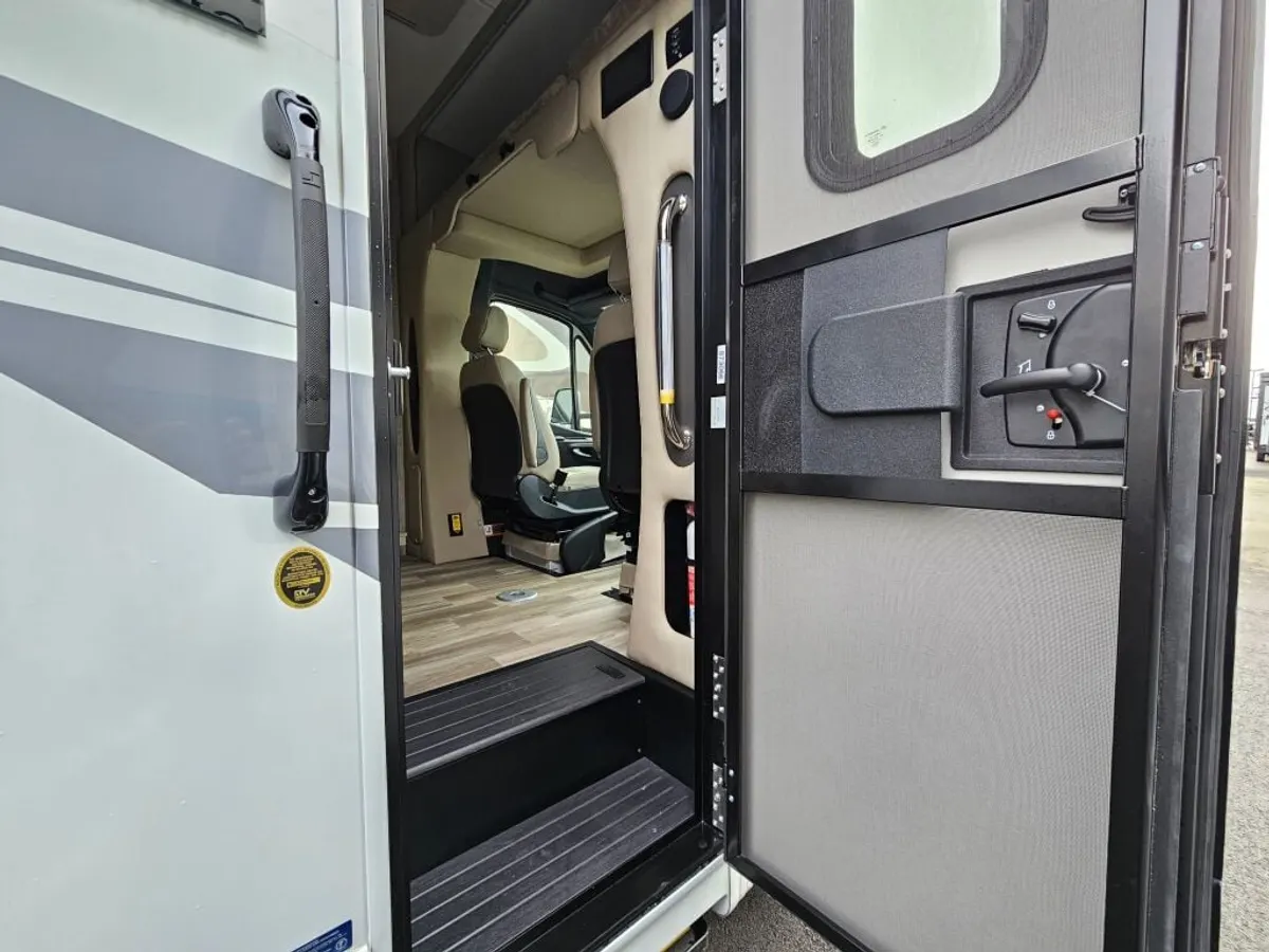 2026 Tiffin Motorhomes Wayfarer, photo 9 of 24