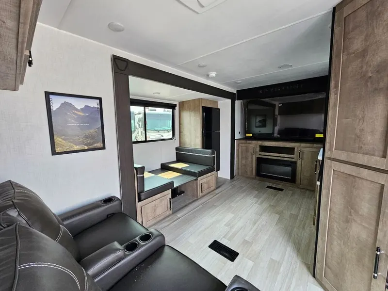 2027 Keystone Springdale Max, photo 11 of 24