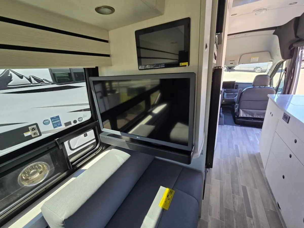 2026 Pleasure-Way Ontour, photo 12 of 16
