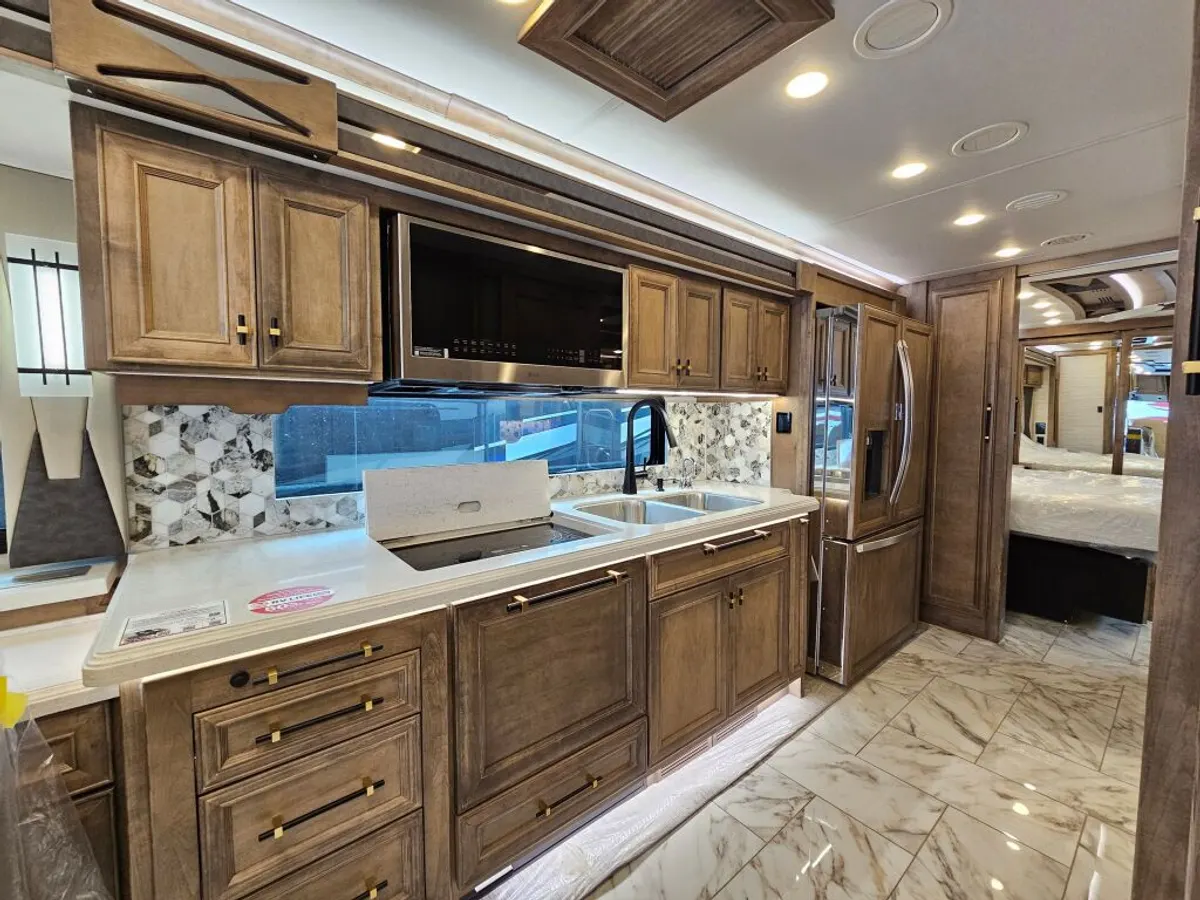 2026 Tiffin Motorhomes Allegro Bus, photo 21 of 24