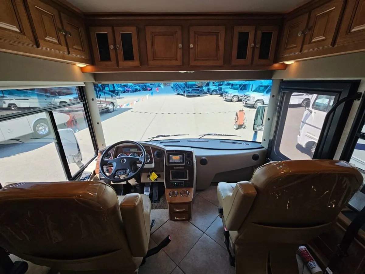 2012 Itasca Meridian, photo 10 of 24