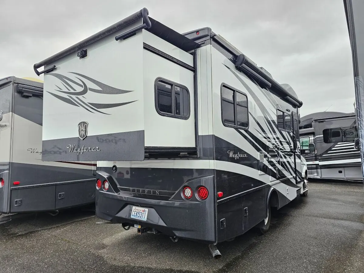 2018 Tiffin Motorhomes Wayfarer, photo 6 of 24