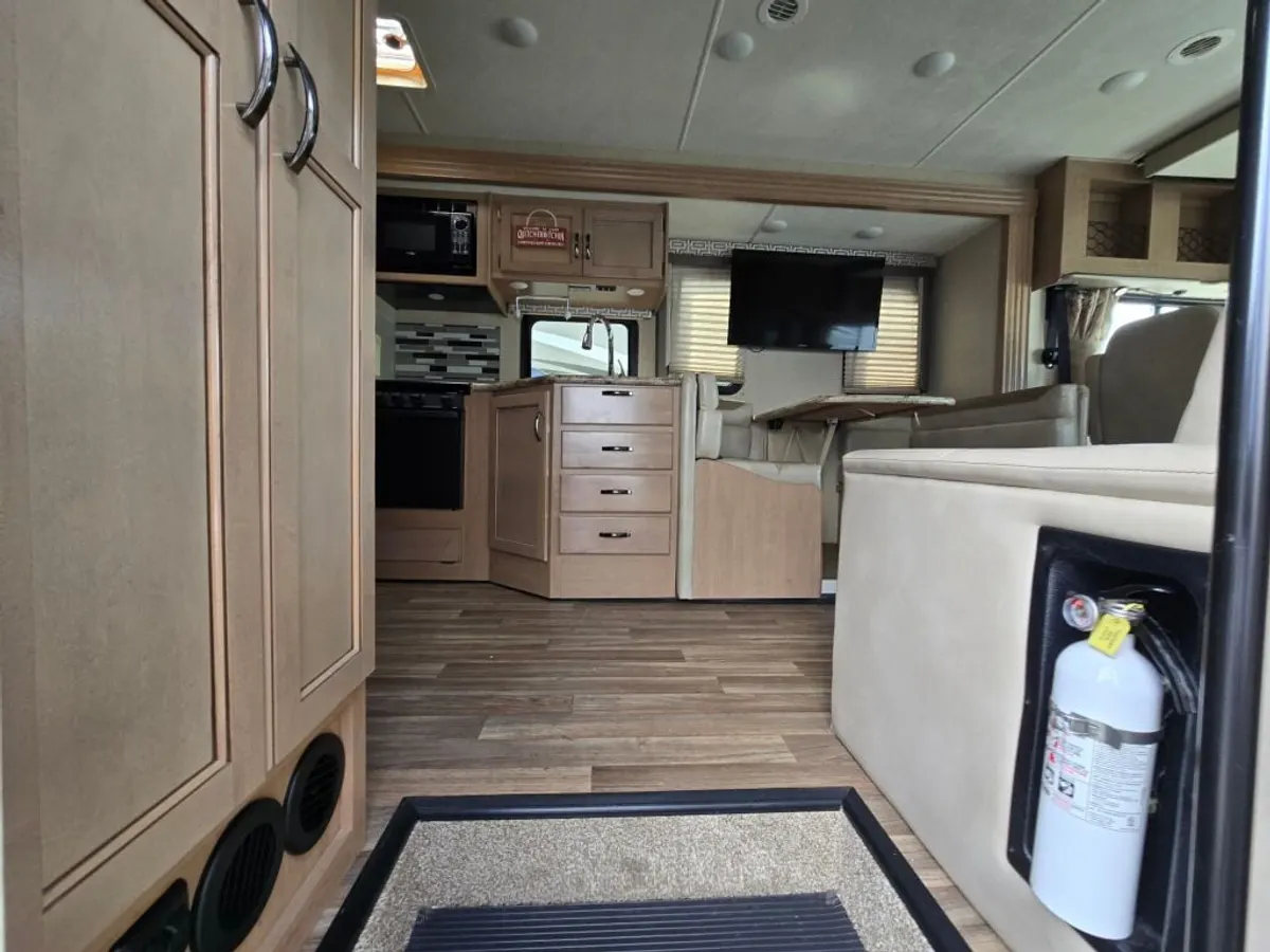 2019 Thor Motor Coach Ace, photo 8 of 24