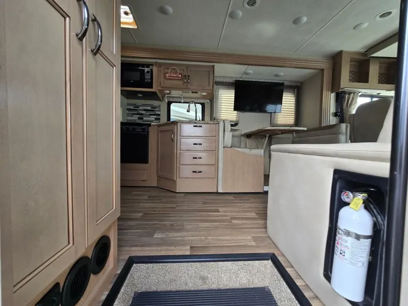 2019 Thor Motor Coach Ace, photo 8 of 24