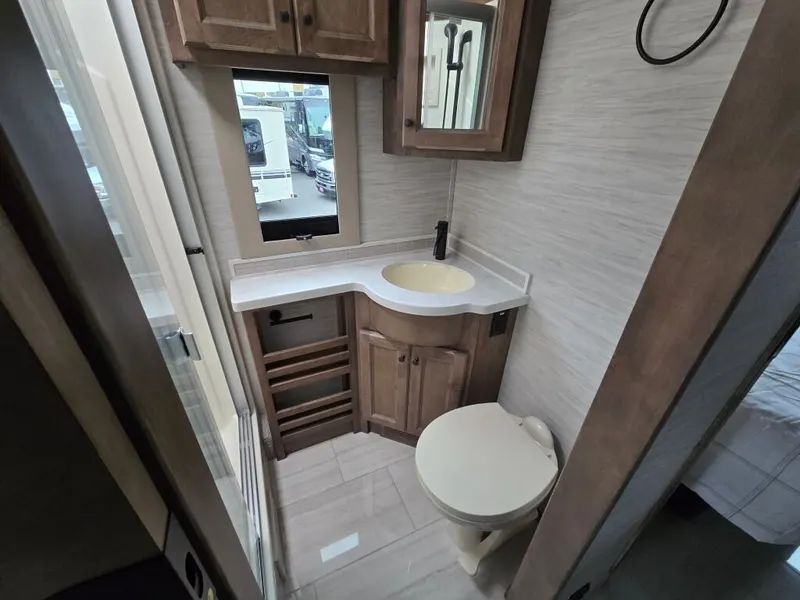 2027 Tiffin Motorhomes Allegro Bay, photo 19 of 24