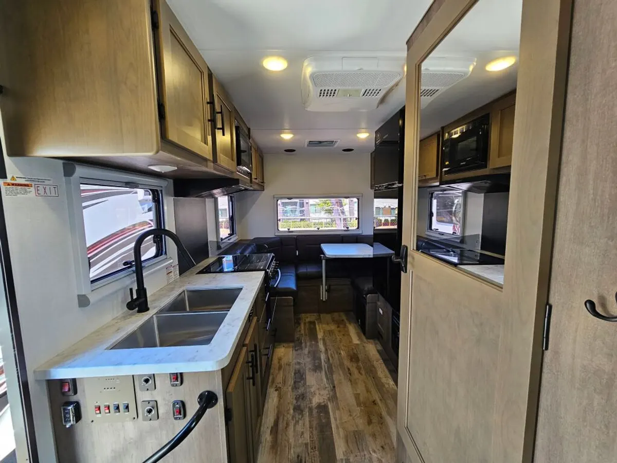 2026 Adventurer Manufacturing Inc. Overlander, photo 10 of 24