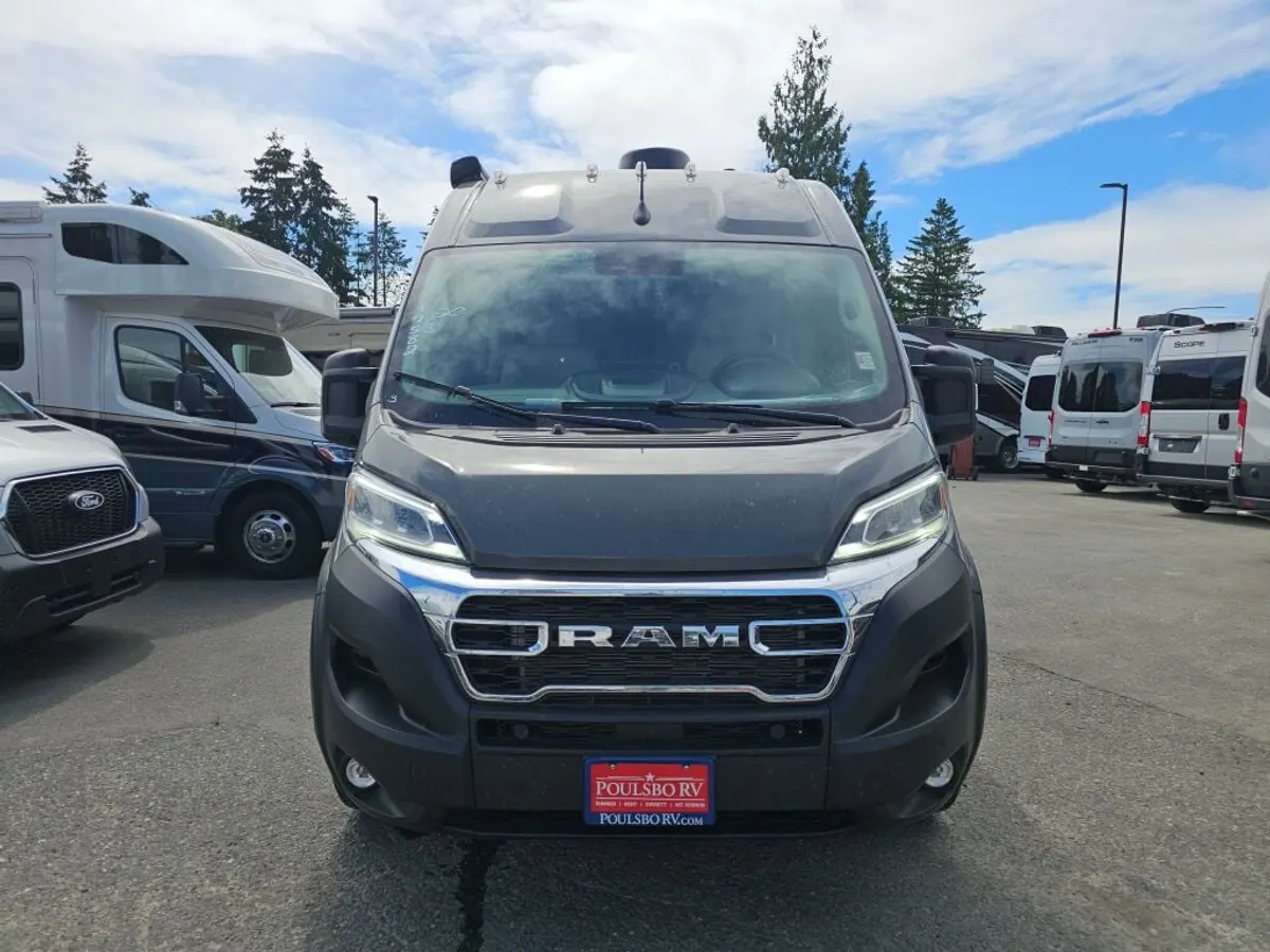 2027 Thor Motor Coach Sequence, photo 2 of 24
