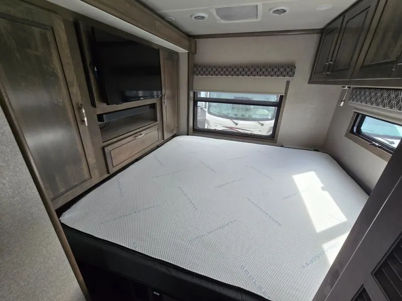 2022 Dynamax DX3, photo 24 of 24