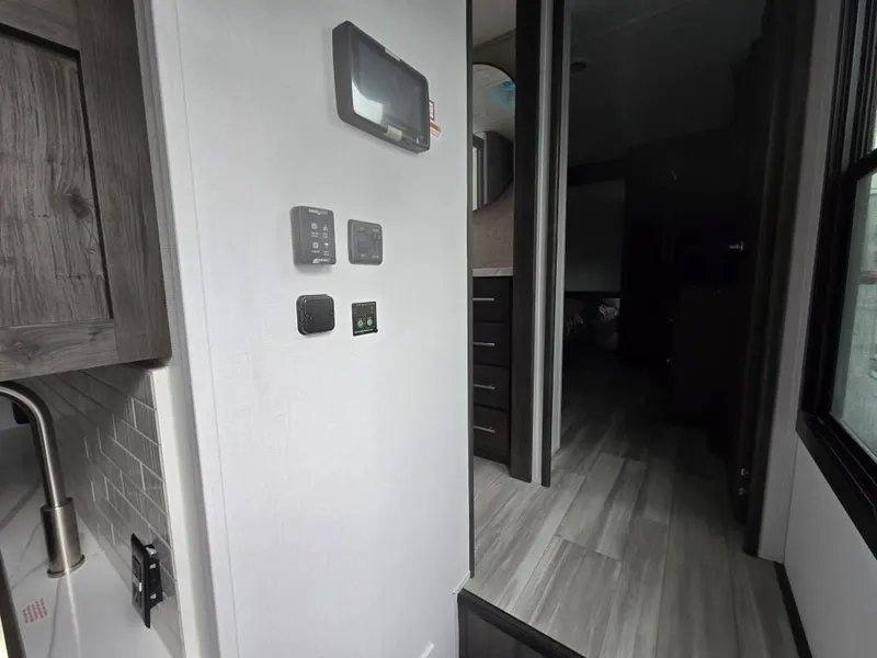 2025 Keystone Fuzion Toy Hauler, photo 6 of 24
