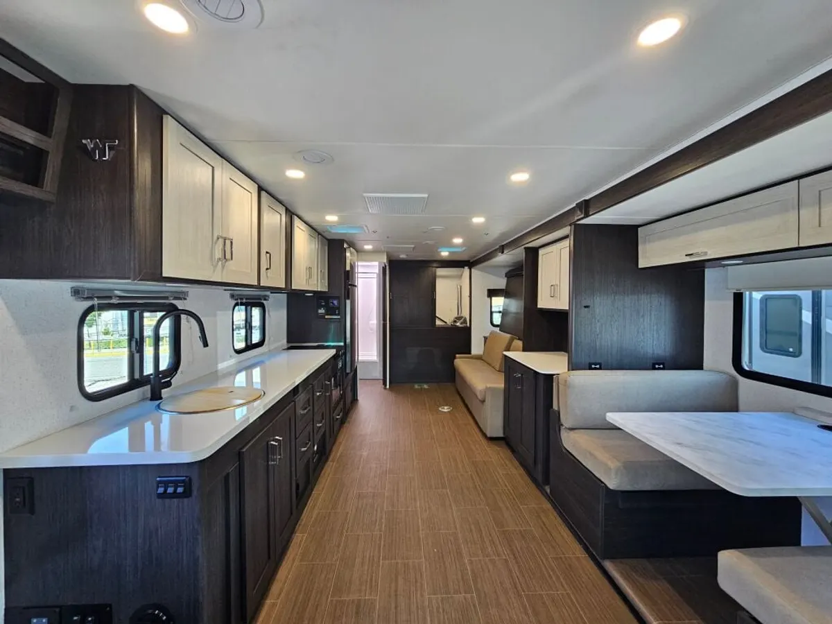2027 Winnebago Sunflyer, photo 9 of 24